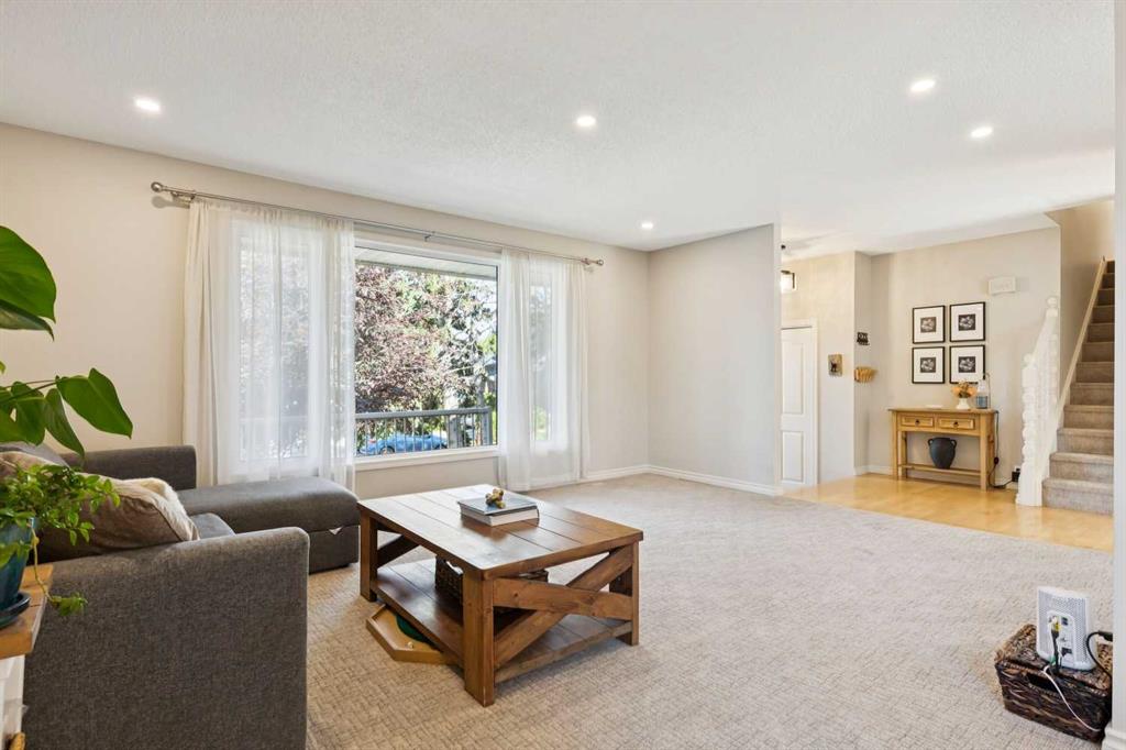 Third View of 16 Brenner Place NW, Brentwood, Calgary, Alberta, T2L1Z2