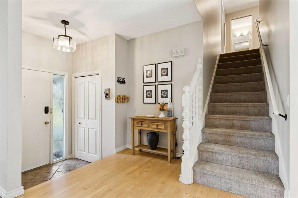 Fourth View of 16 Brenner Place NW, Brentwood, Calgary, Alberta, T2L1Z2
