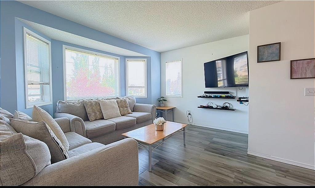 Fourth View of 16 Canoe Close SW, Canals, Airdrie, Alberta, T4B 2N3
