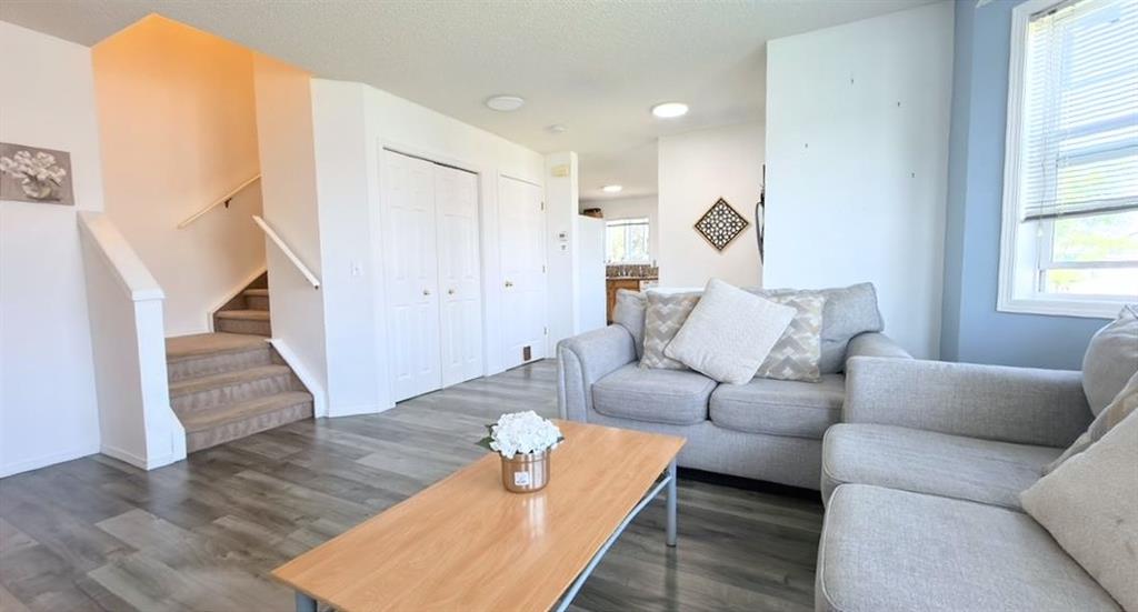 Fifth View of 16 Canoe Close SW, Canals, Airdrie, Alberta, T4B 2N3