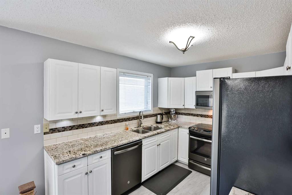 Fourth View of 243 N 200 W  , NONE, Raymond, Alberta, T0K 2S0