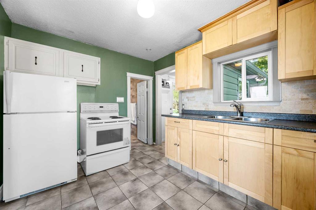 Fifth View of 5108 54 Street , North Lloydminster, Lloydminster, Alberta, T9V 0S1