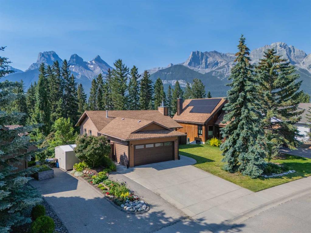 213 Lady MacDonald Drive , A2329933, Alberta,