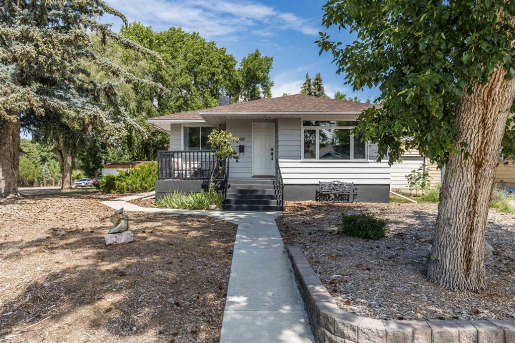 206 7 Street SE, A2329940, Alberta,