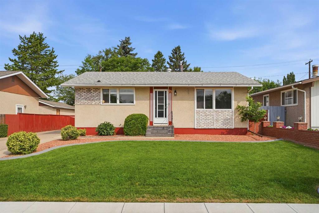 23 Fairway Avenue , A2329994, Alberta,