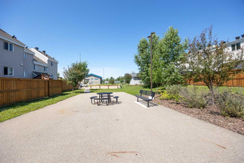 Third View of 39, 711 Beacon Hill Drive , Beacon Hill, Fort McMurray, Alberta, T9H 3R5