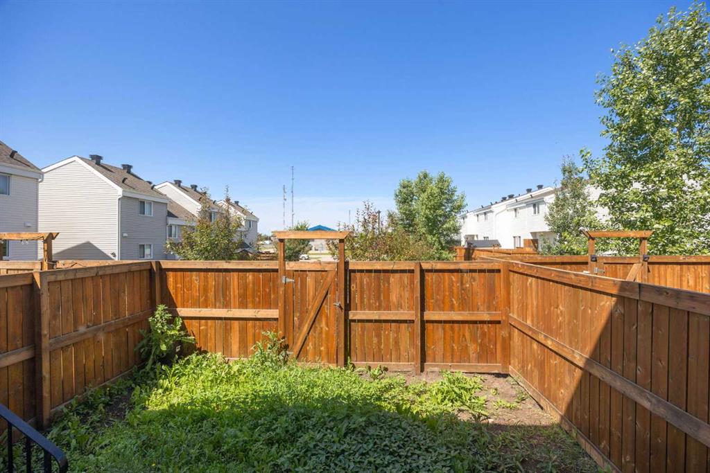 Fourth View of 39, 711 Beacon Hill Drive , Beacon Hill, Fort McMurray, Alberta, T9H 3R5