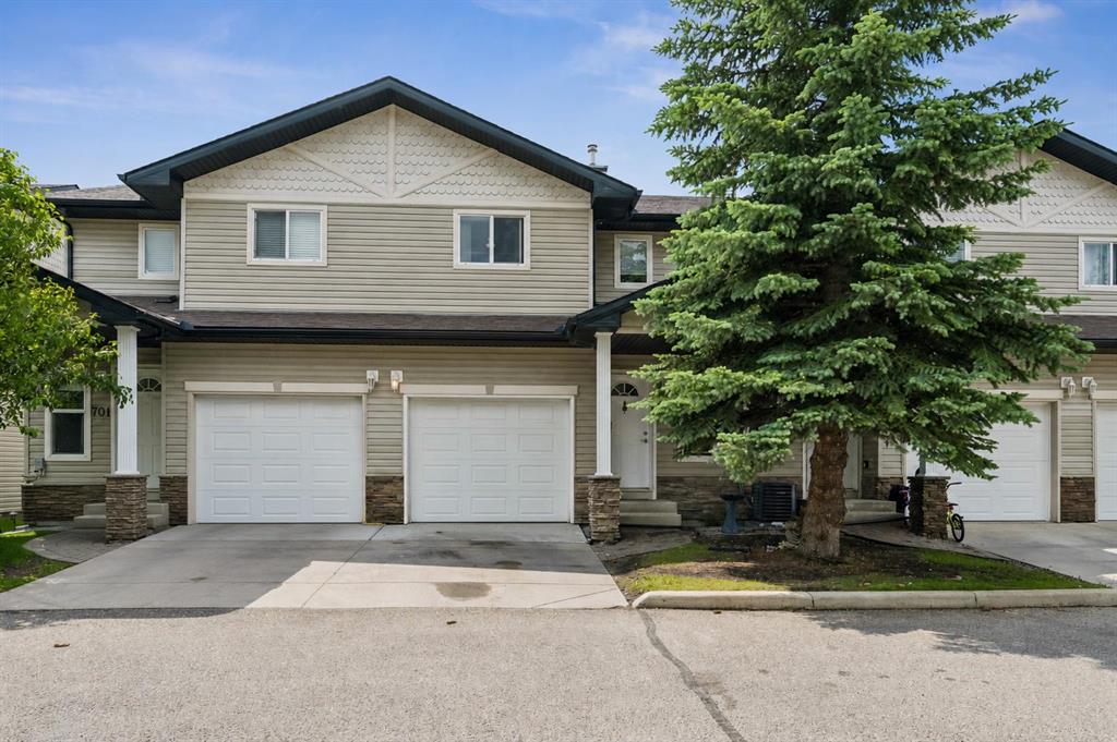 Second View of 702, 760 Railway Gate SW, Downtown, Airdrie, Alberta, T4B 3C5