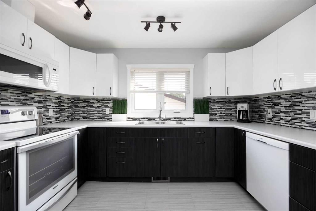 Fifth View of 157 Bird Crescent , Thickwood, Fort McMurray, Alberta, T9H 4T1