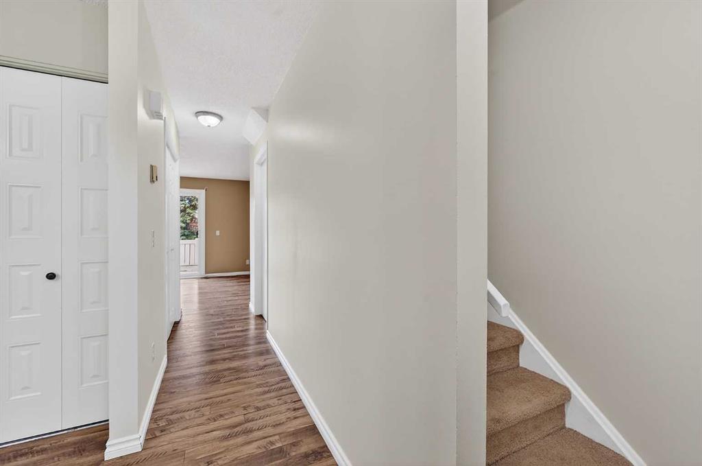 Fifth View of 7, 14736 Deerfield Drive SE, Deer Run, Calgary, Alberta, T2J 5Y1