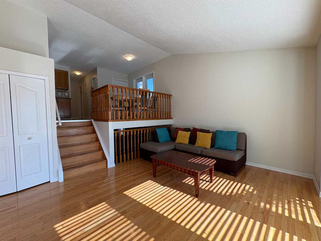 Fourth View of 228 ERIN WOODS Drive SE, Erin Woods, Calgary, Alberta, T2B 3B9