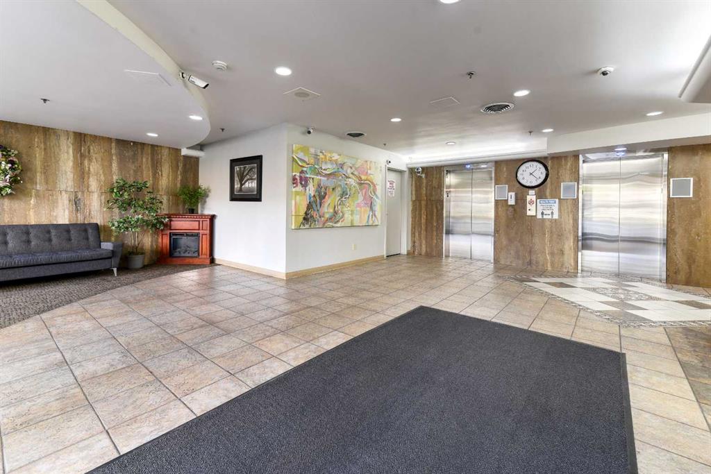 Third View of 2209, 221 6 Avenue SE, Downtown Commercial Core, Calgary, Alberta, T2G4Z9