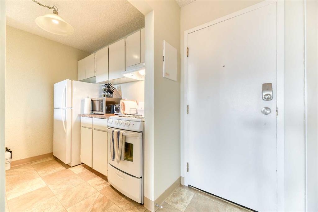 Fifth View of 2209, 221 6 Avenue SE, Downtown Commercial Core, Calgary, Alberta, T2G4Z9