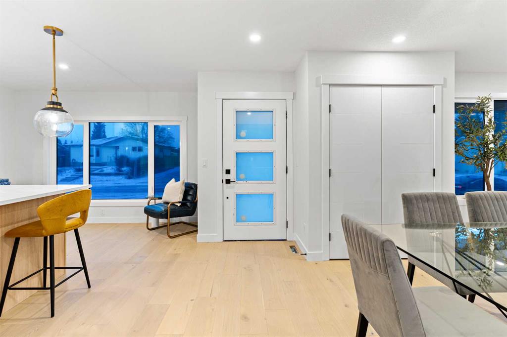 Fourth View of 1731 111 Avenue SW, Braeside, Calgary, Alberta, T2W 1R6