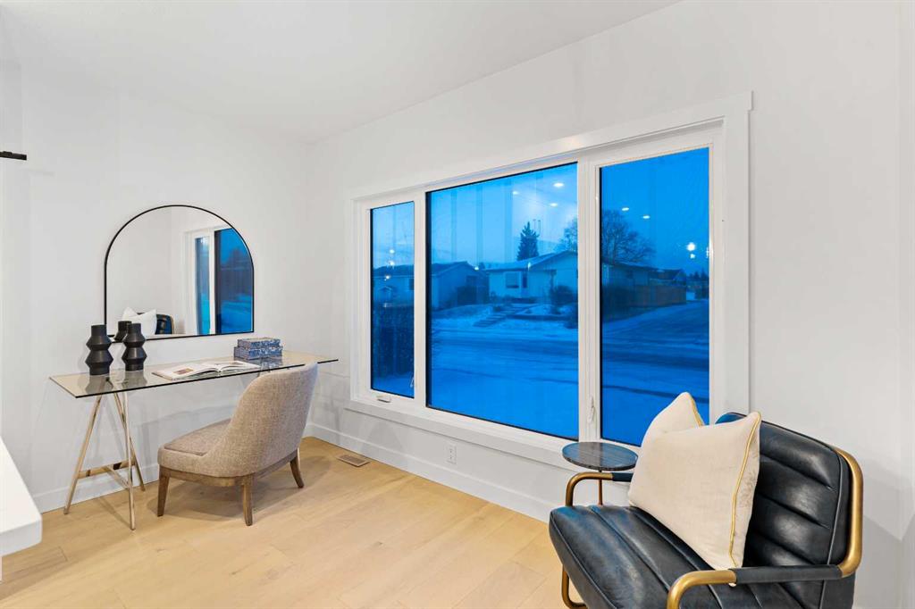 Fifth View of 1731 111 Avenue SW, Braeside, Calgary, Alberta, T2W 1R6