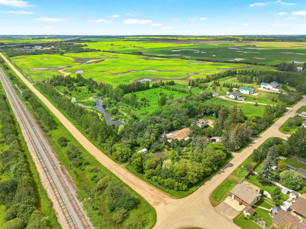 5001 RR21  , A2330361, Alberta,