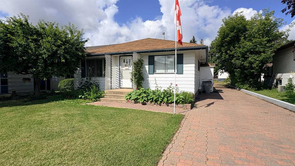 718 10 Street , A2330383, Alberta,
