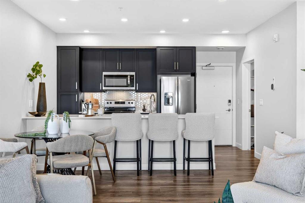 303, 255 Les Jardins Park SE, A2330408, Alberta,
