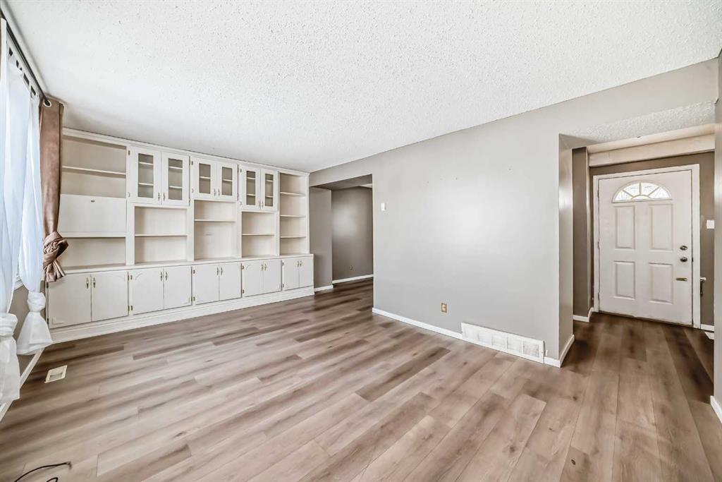 Fourth View of B1, 35 Nash  , Normandeau, Red Deer, Alberta, T4P 1X9
