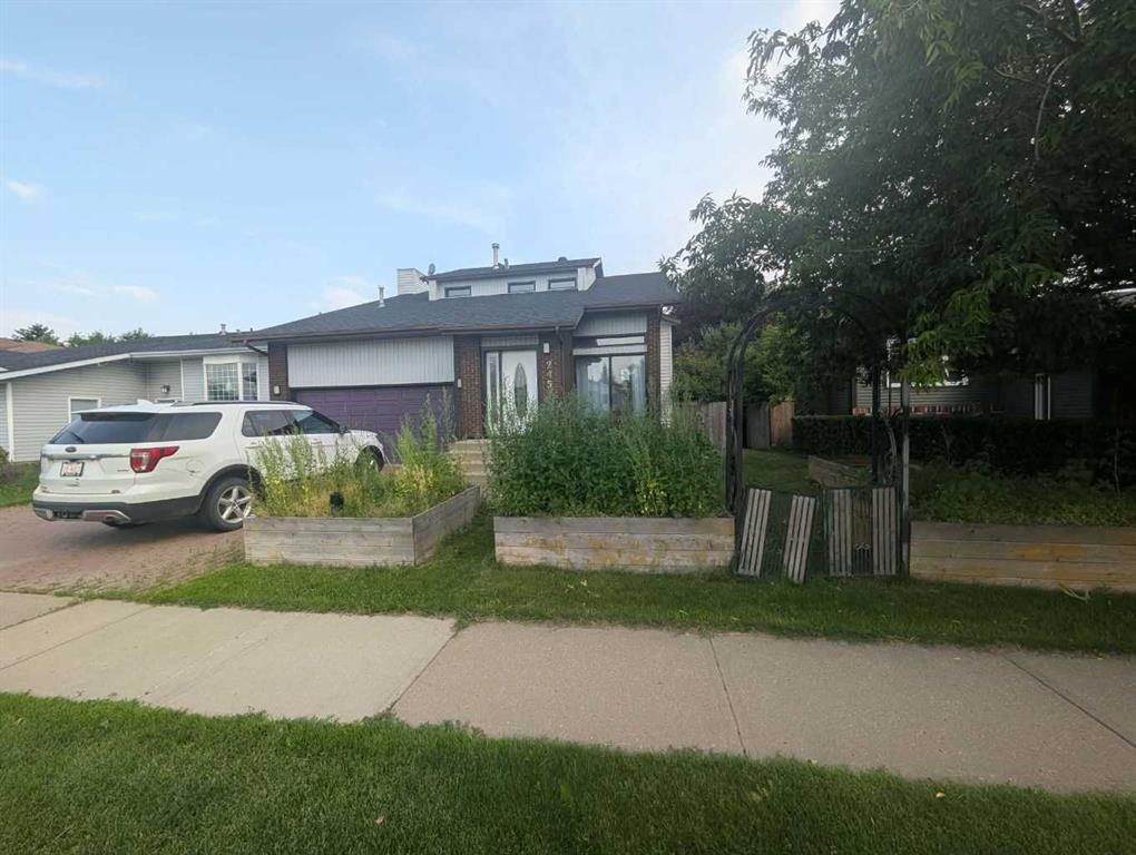 245 Bacon Place , A2330642, Alberta,