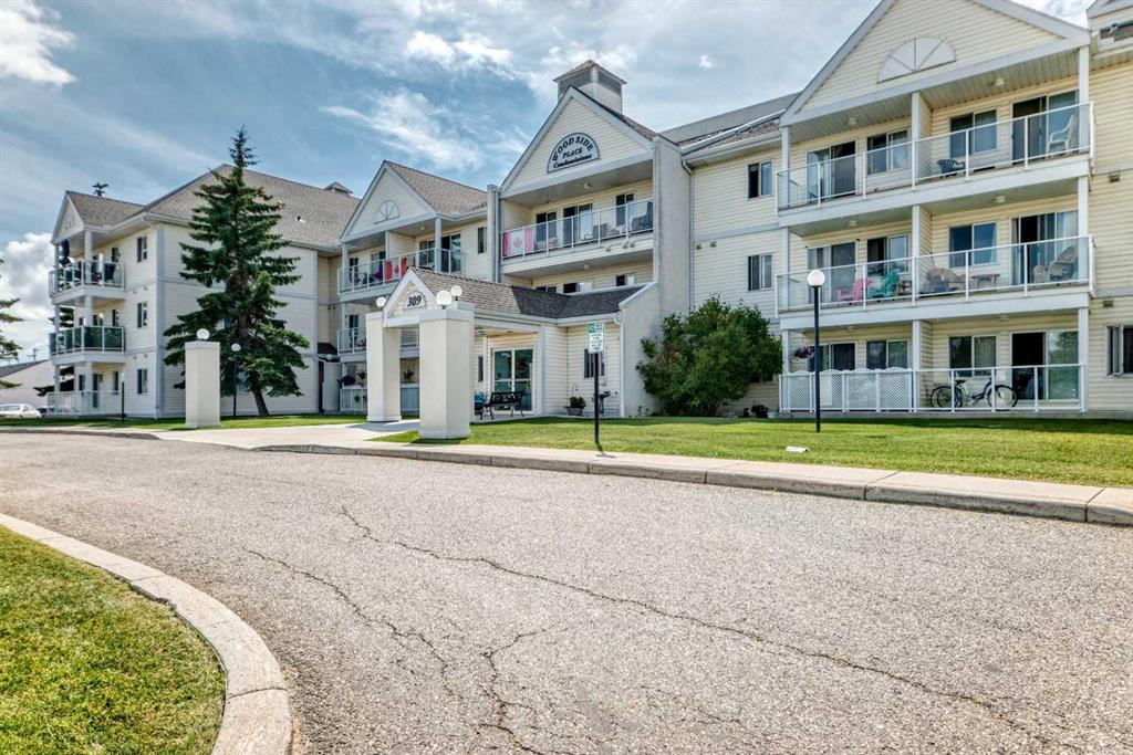 Fifth View of 307, 309 Woodside Drive NW, Woodside, Airdrie, Alberta, T4B 2E7