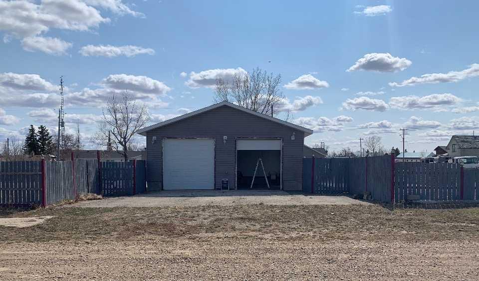 404 6 Avenue N, A2330858, Alberta,