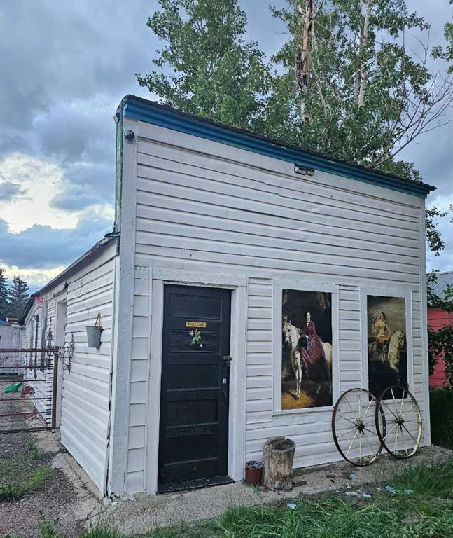 Fifth View of 30 McKenzie Avenue , Hughenden, Hughenden, Alberta, T0B2E0