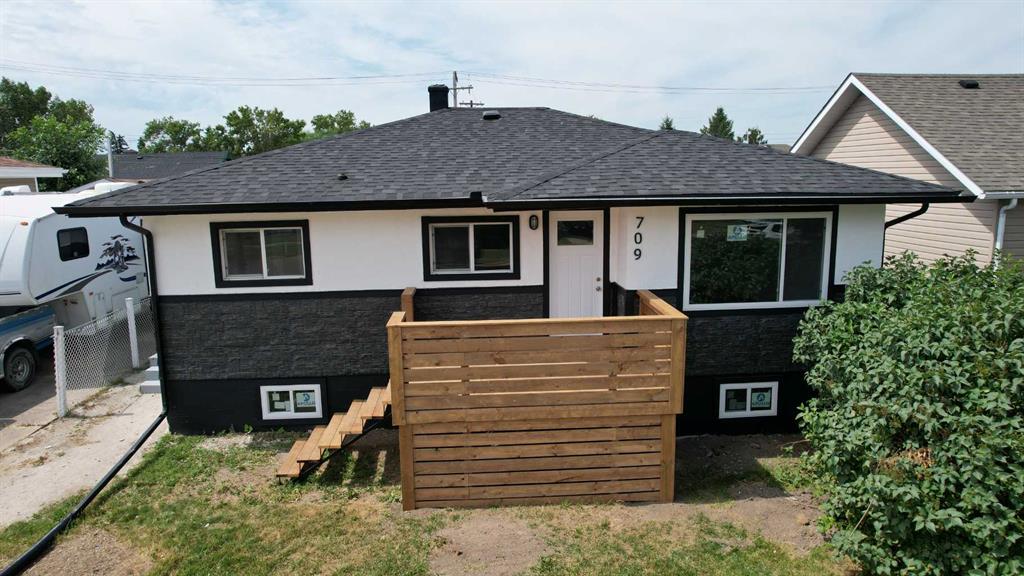709 centre Street , A2330932, Alberta,
