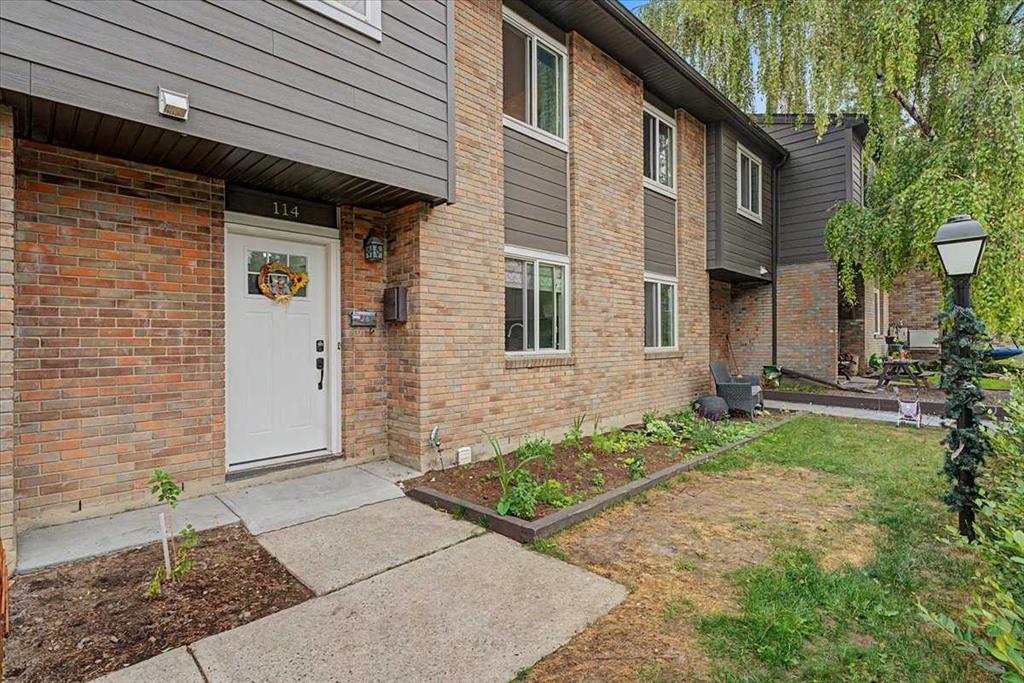Third View of 114, 210 86 Avenue SE, Acadia, Calgary, Alberta, T2H 1N6