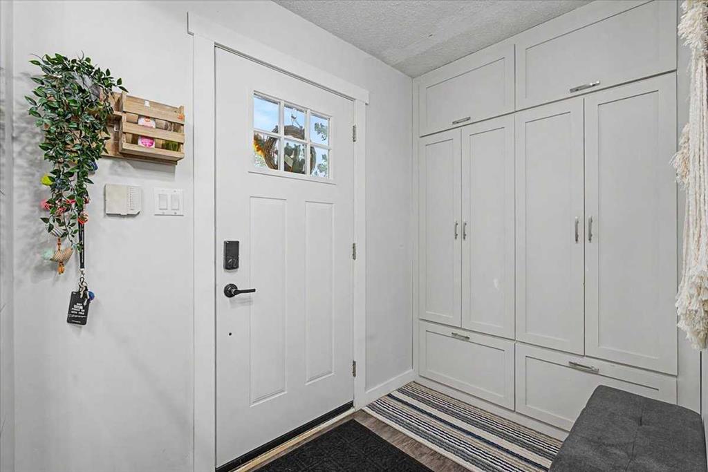 Fourth View of 114, 210 86 Avenue SE, Acadia, Calgary, Alberta, T2H 1N6