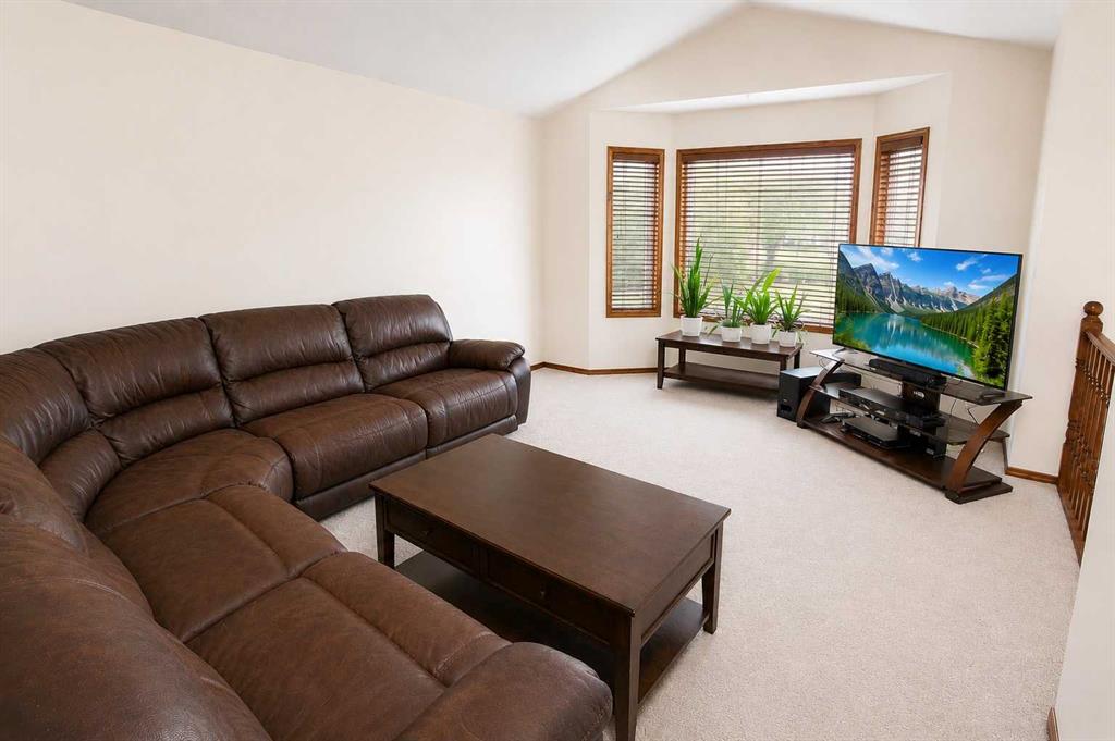 Third View of 96 Duckering Close , Devonshire, Red Deer, Alberta, T4R 2Z4