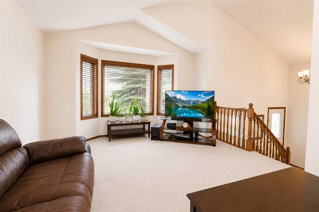 Fourth View of 96 Duckering Close , Devonshire, Red Deer, Alberta, T4R 2Z4