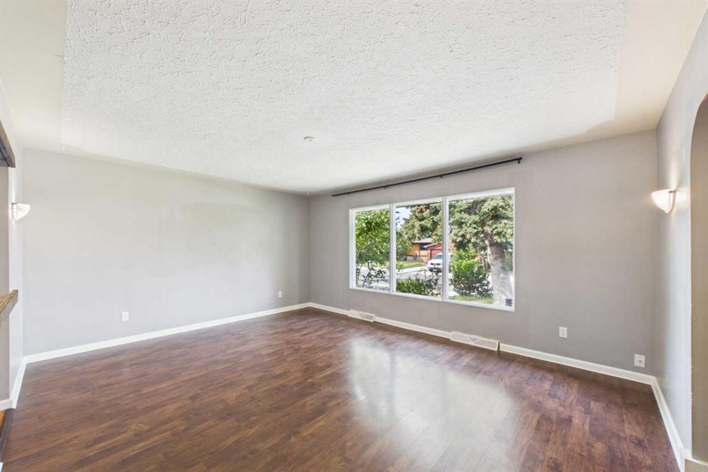 Fifth View of 4715 43a Avenue , Grandview, Red Deer, Alberta, T4N3G9