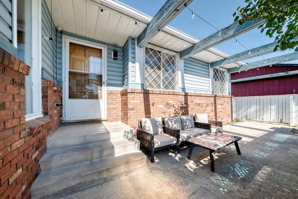 Third View of 2203 65 Street NE, Pineridge, Calgary, Alberta, T1Y1N5