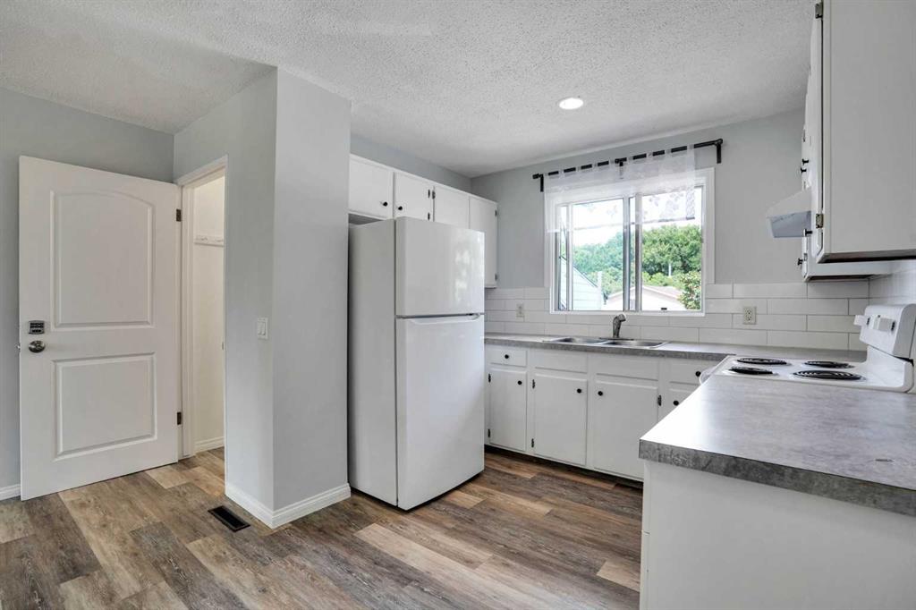 Fifth View of 3257 32A Avenue SE, Dover, Calgary, Alberta, T2B 0J6