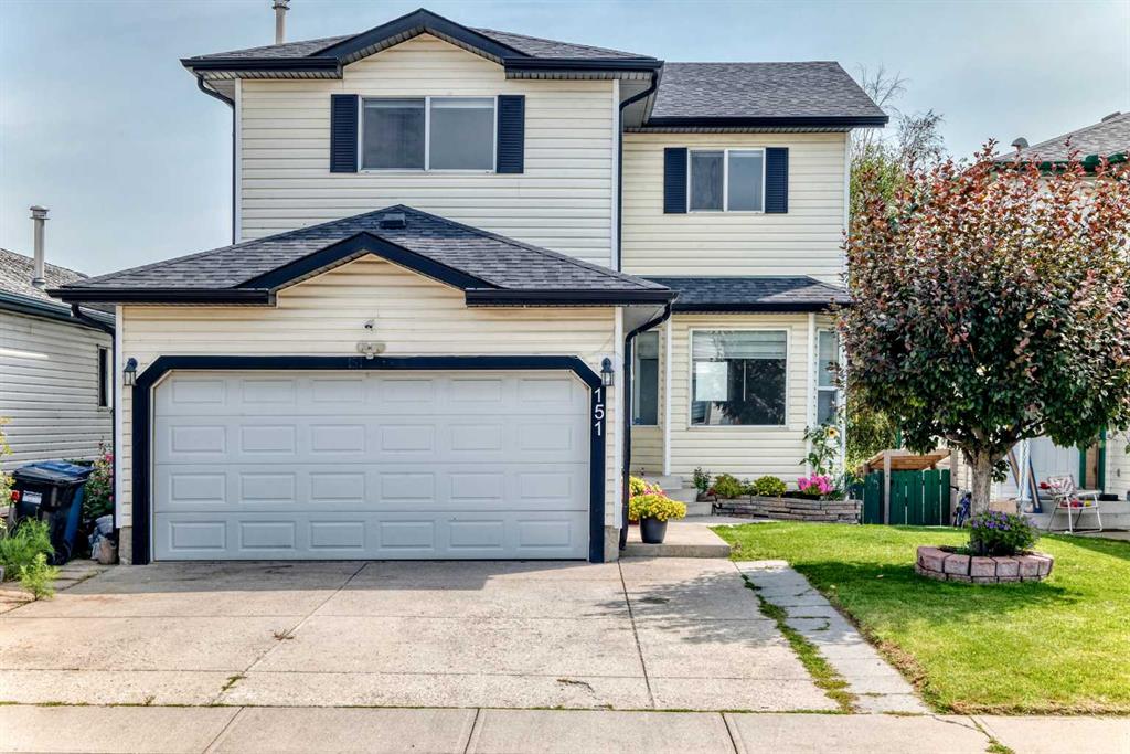 MLS® listing #114319671 for sale located at 151 Applestone Park SE