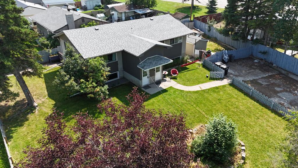 Third View of A & B, 110 MASKUTA Drive , Hardisty, Hinton, Alberta, T7V1E7