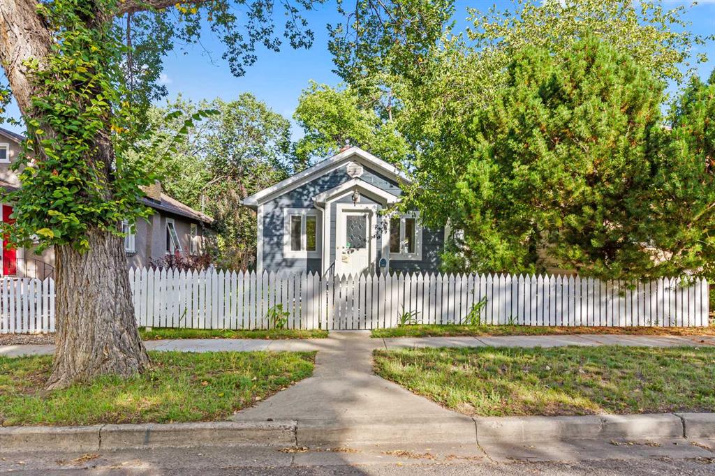 925 7A Street S, A2331166, Alberta,
