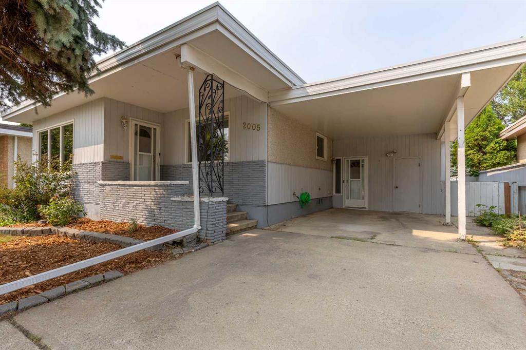 Fifth View of 2005 16 Avenue S, Agnes Davidson, Lethbridge, Alberta, T1K 0Z4