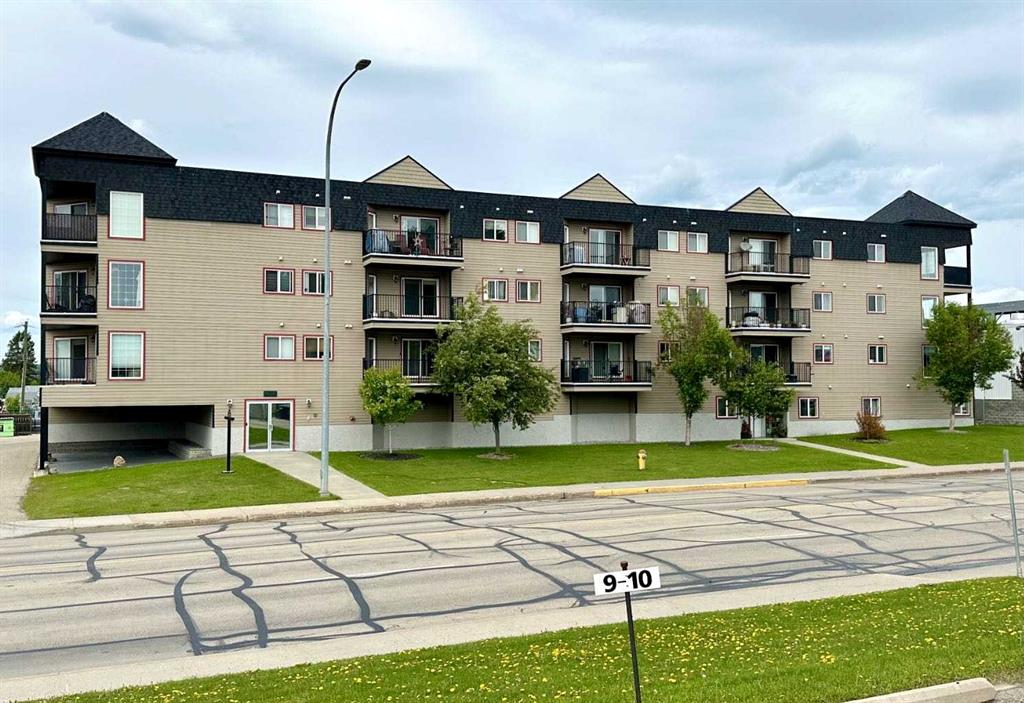 305, 4502 52 Avenue , A2331299, Alberta,