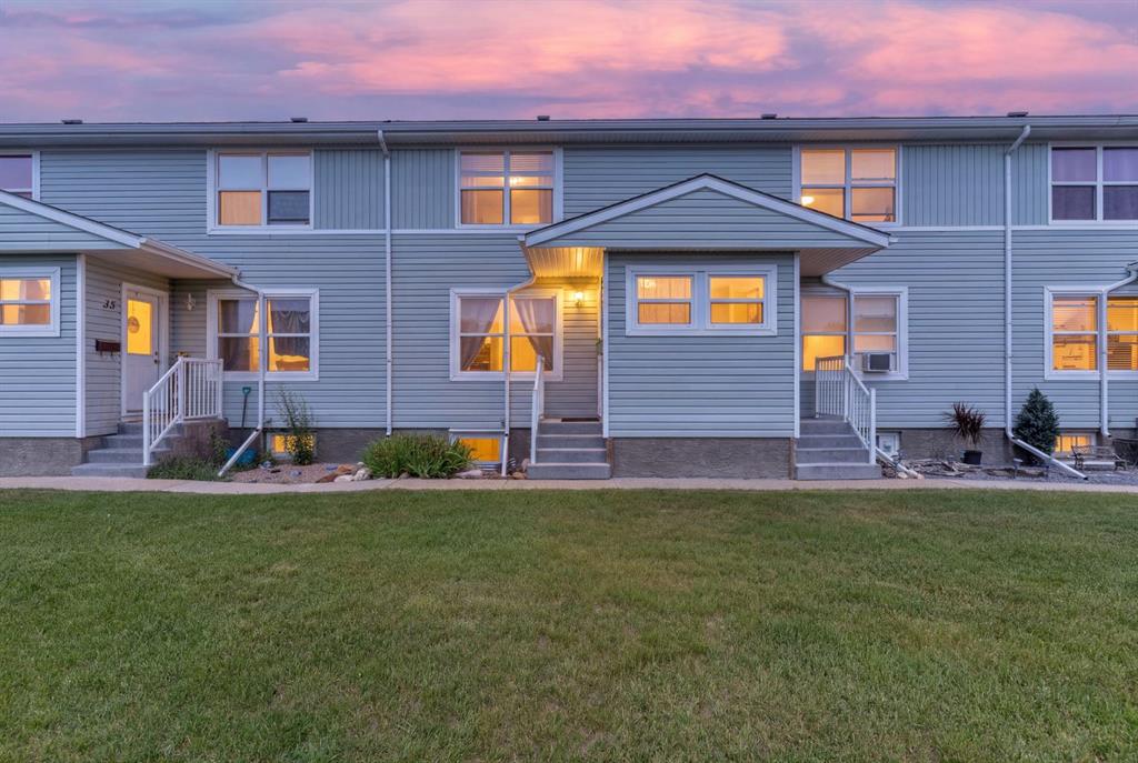 Second View of 36 Poplar Crescent  , NONE, Springbrook, Alberta, T4S 1V3