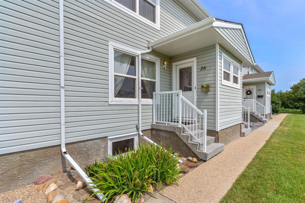 Third View of 36 Poplar Crescent  , NONE, Springbrook, Alberta, T4S 1V3