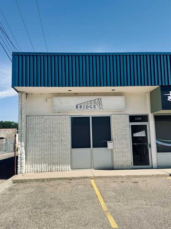 Second View of 220F 12A Street N, Senator Buchanan, Lethbridge, Alberta, T1H 4E8