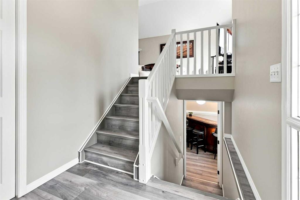 Fifth View of 91 Doherty Close , Devonshire, Red Deer, Alberta, T4R 3G1