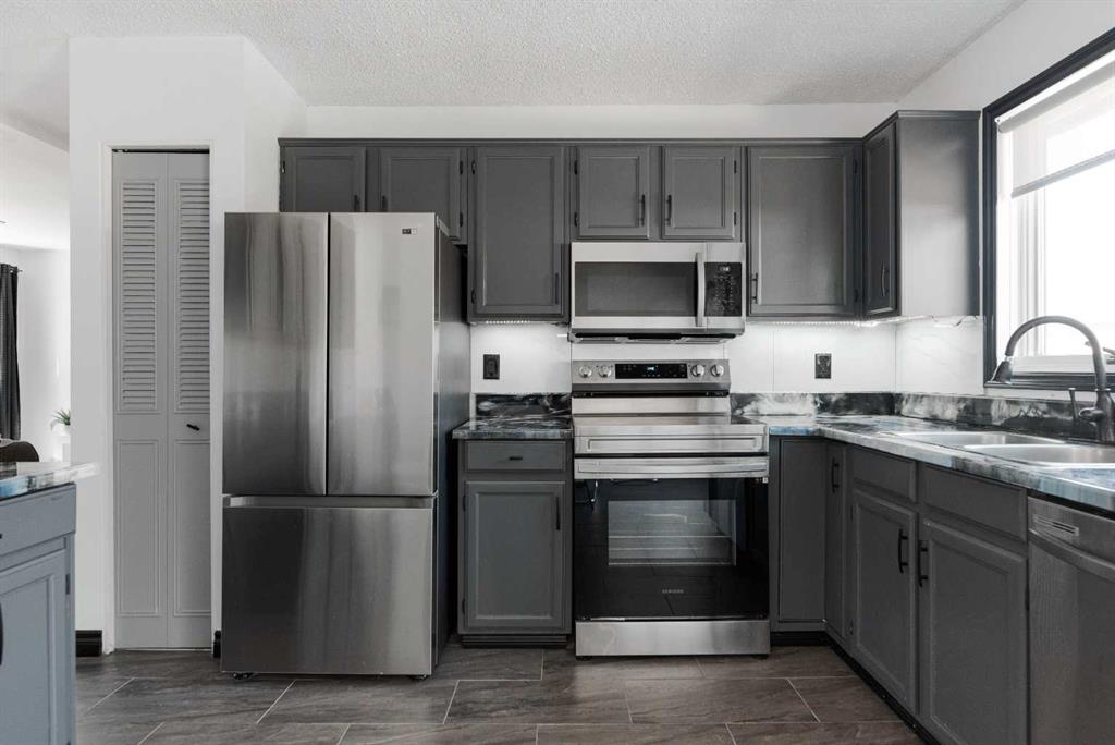 Fourth View of 146 Mcconachie Crescent , Dickinsfield, Fort McMurray, Alberta, T9K 1K7