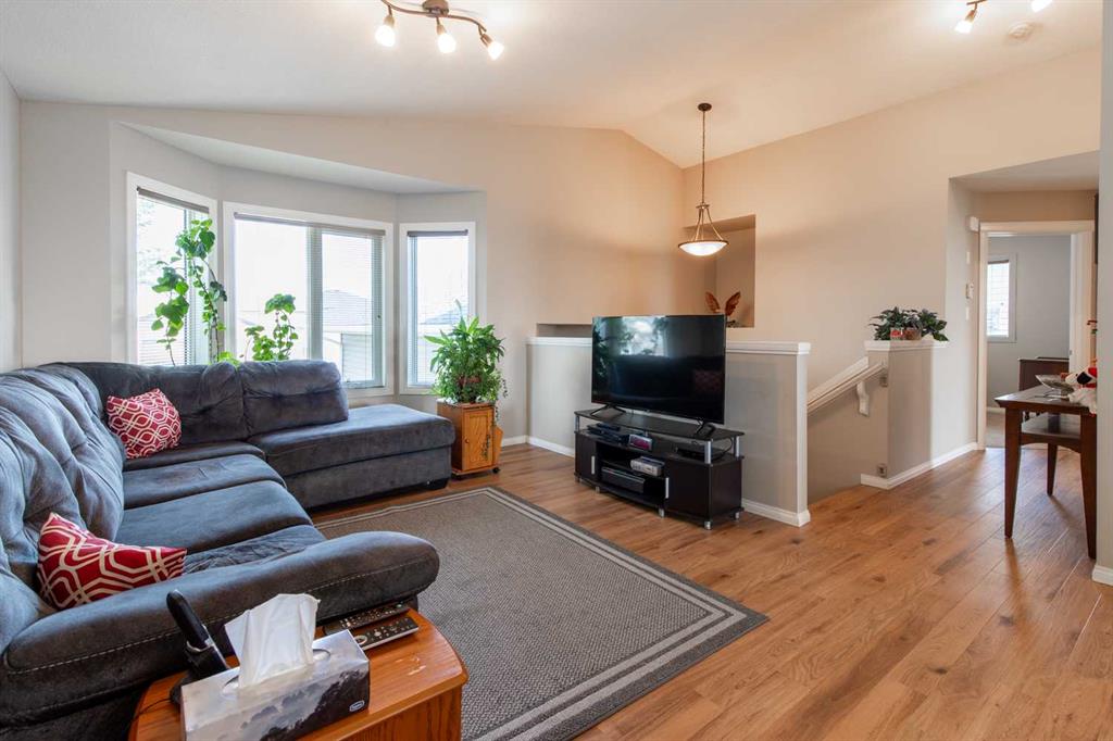 Fifth View of 195 Mt Sundial Court W, Sunridge, Lethbridge, Alberta, T1J 5C2