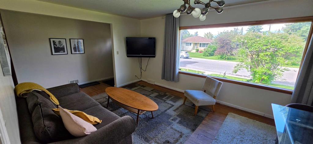 Fourth View of 2515 Cochrane Road NW, Banff Trail, Calgary, Alberta, T2M 4H8