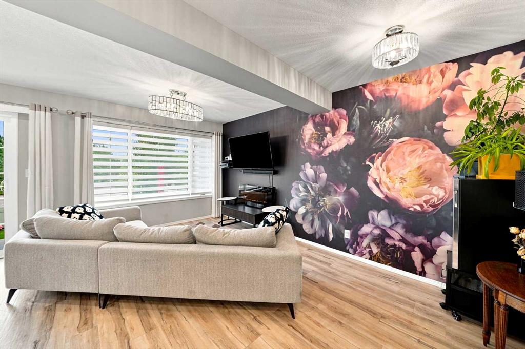Fifth View of 27 Golden Crescent , Garden Heights, Red Deer, Alberta, T4P 2P9