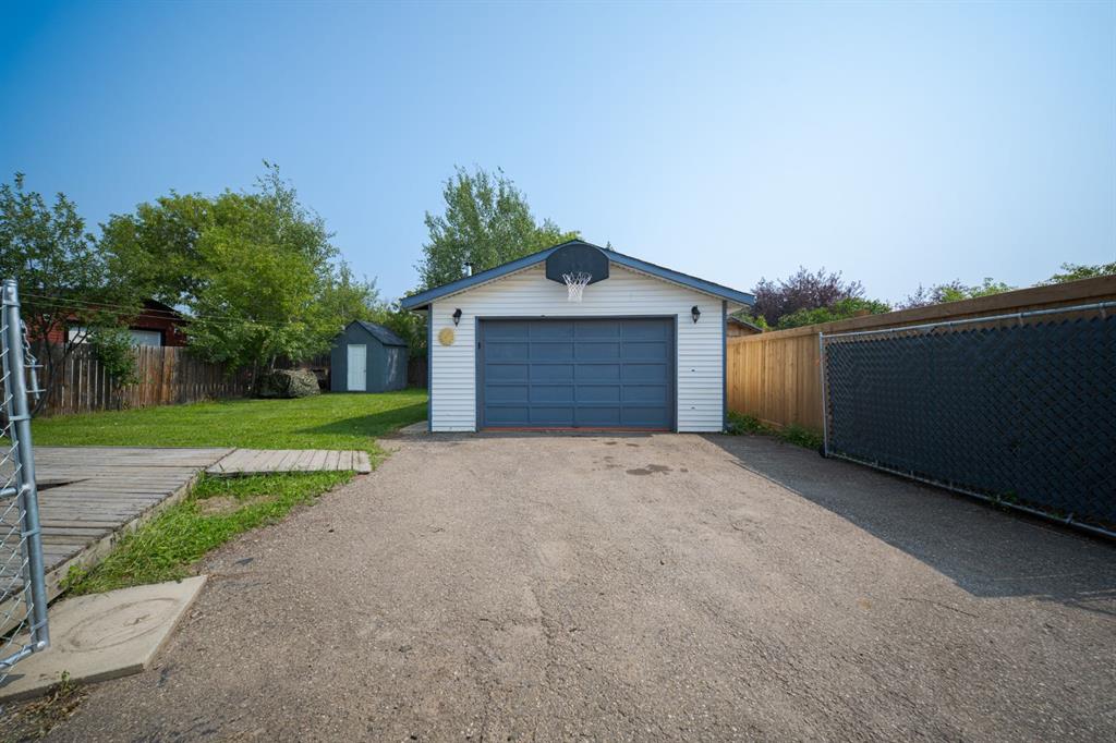 Fourth View of 157 Torrie Crescent , Dickinsfield, Fort McMurray, Alberta, T9K 1J7