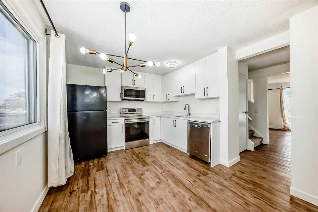 25 Erin Ridge Road SE, A2331532, Alberta,